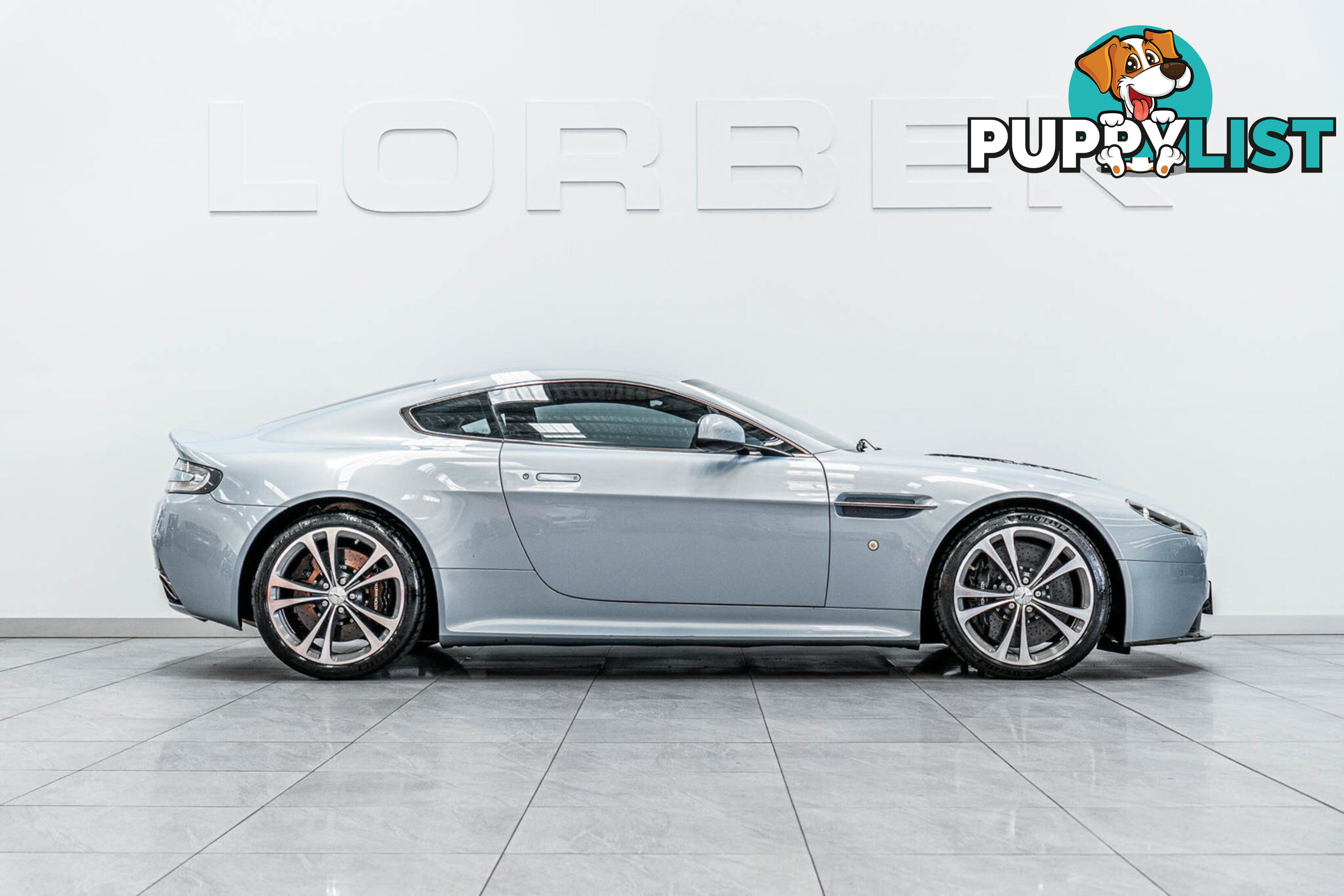 2010 Aston Martin V12 Vantage 