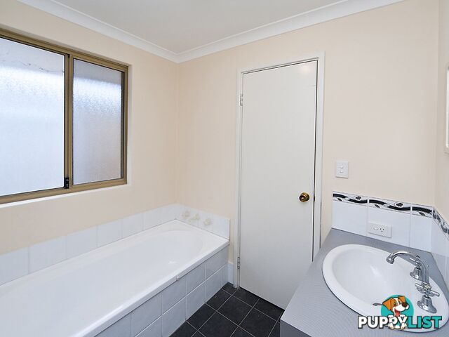 8 Oakfield Gardens PARMELIA WA 6167