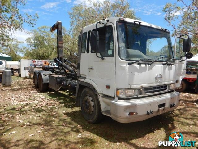 2007 Hino FSK1 6 x 4 Hooklift Truck