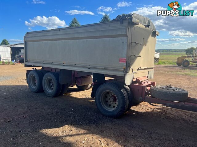 1996 Shephard Triaxle Dog Trailer