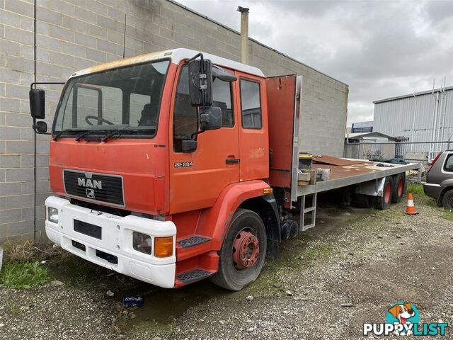 2000 MAN 22SE 6 x 4 Tray Body Truck