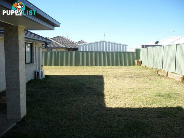 38 Naumann Street MORANBAH QLD 4744