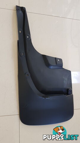 Landcruiser sahara 2015mud flap passenger Side GENUINE PART