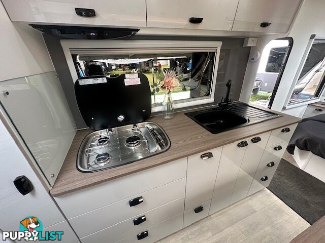 New 2025 Xseries Commander Family 22