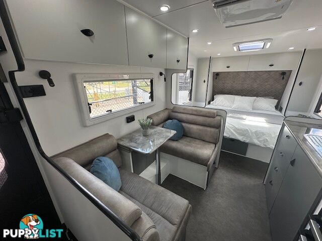 New 2024 Highclere Classic LE 19'6