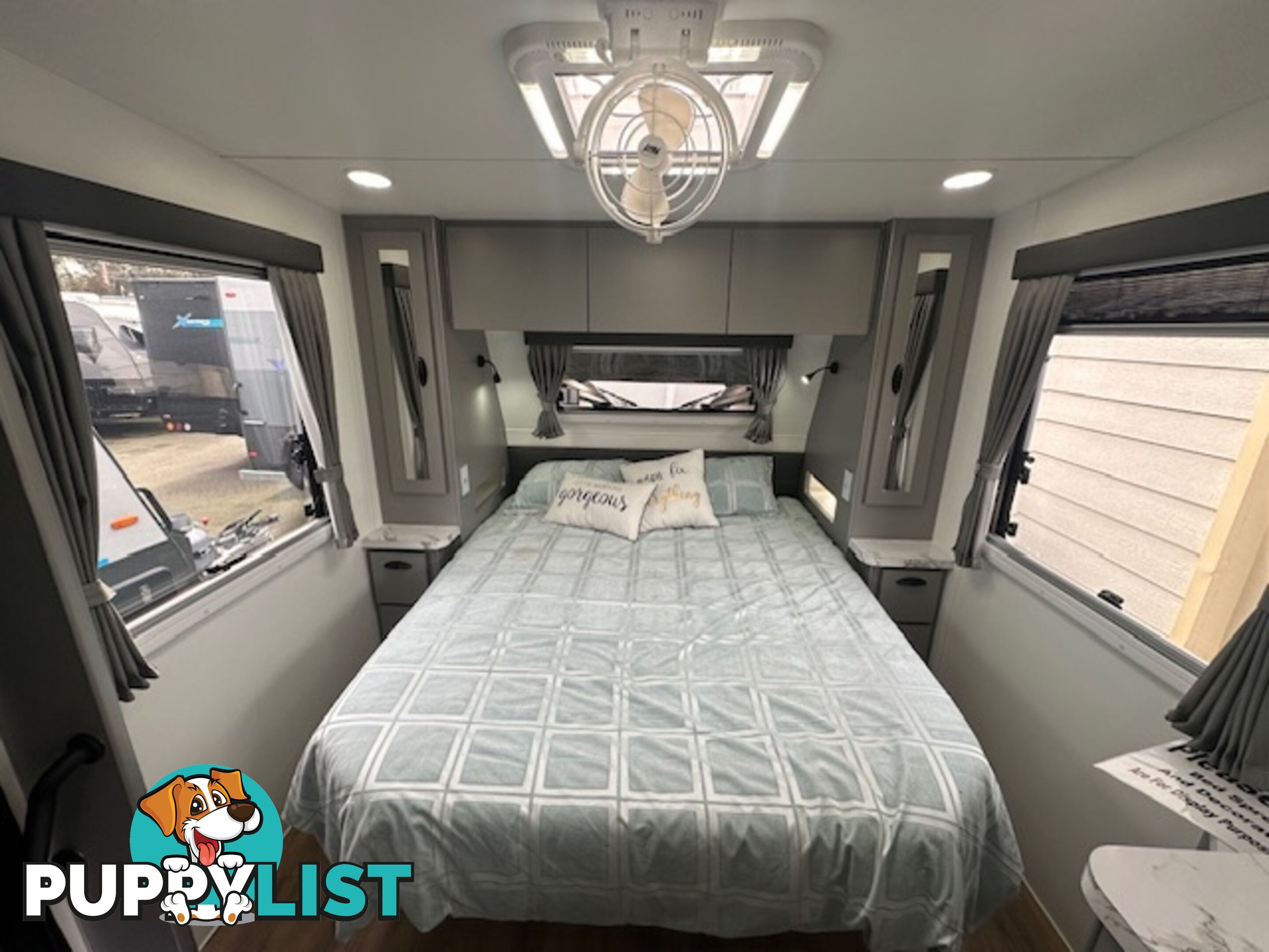 New 2024 Paramount Signature Series Family Bunk 21'6