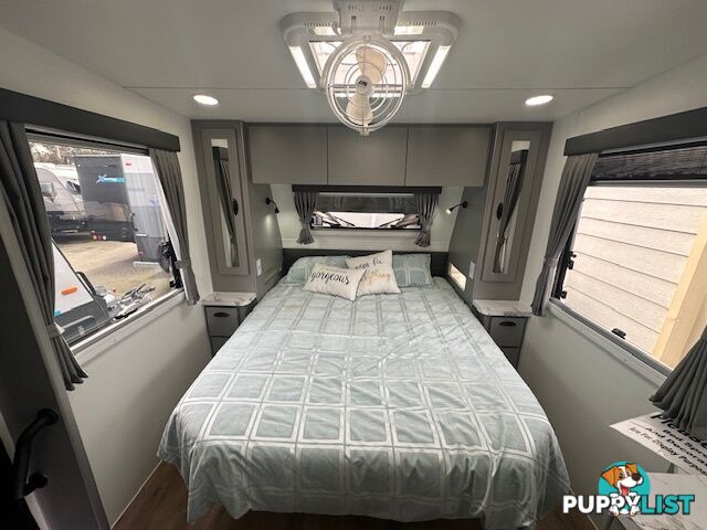 New 2024 Paramount Signature Series Family Bunk 21'6