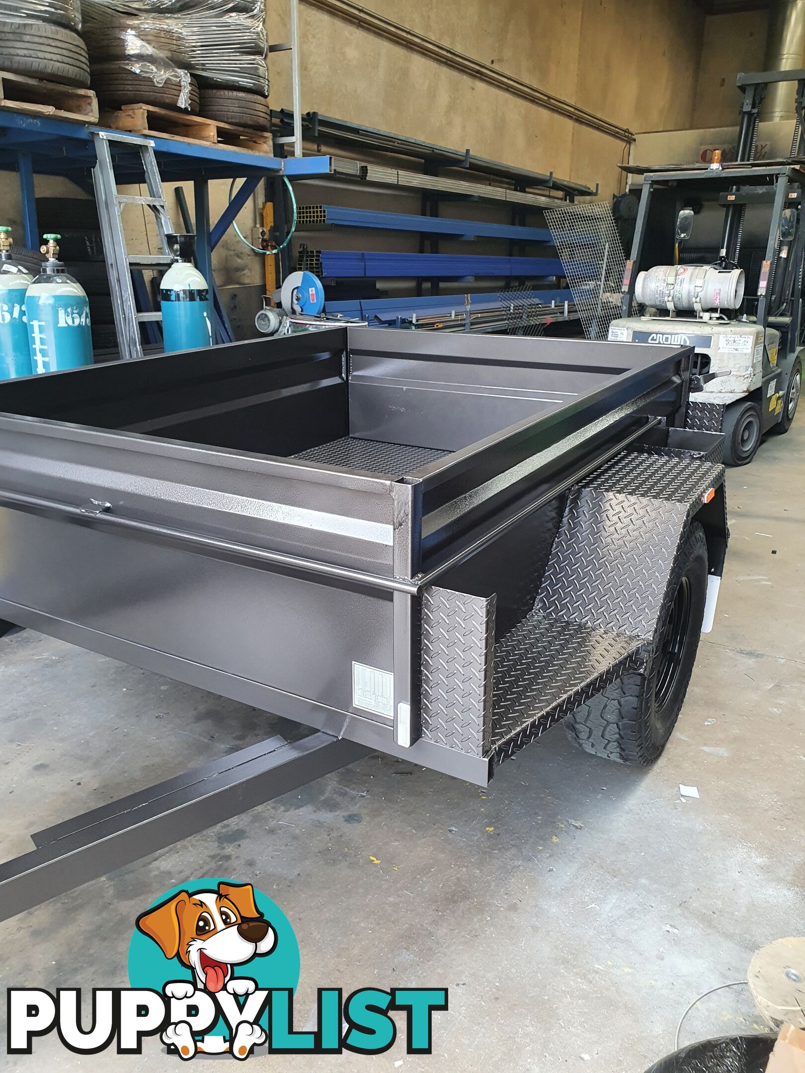CUSTOM BOX TRAILERS