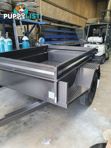 CUSTOM BOX TRAILERS