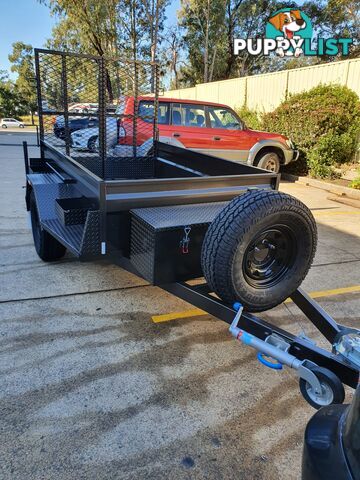 CUSTOM BOX TRAILERS