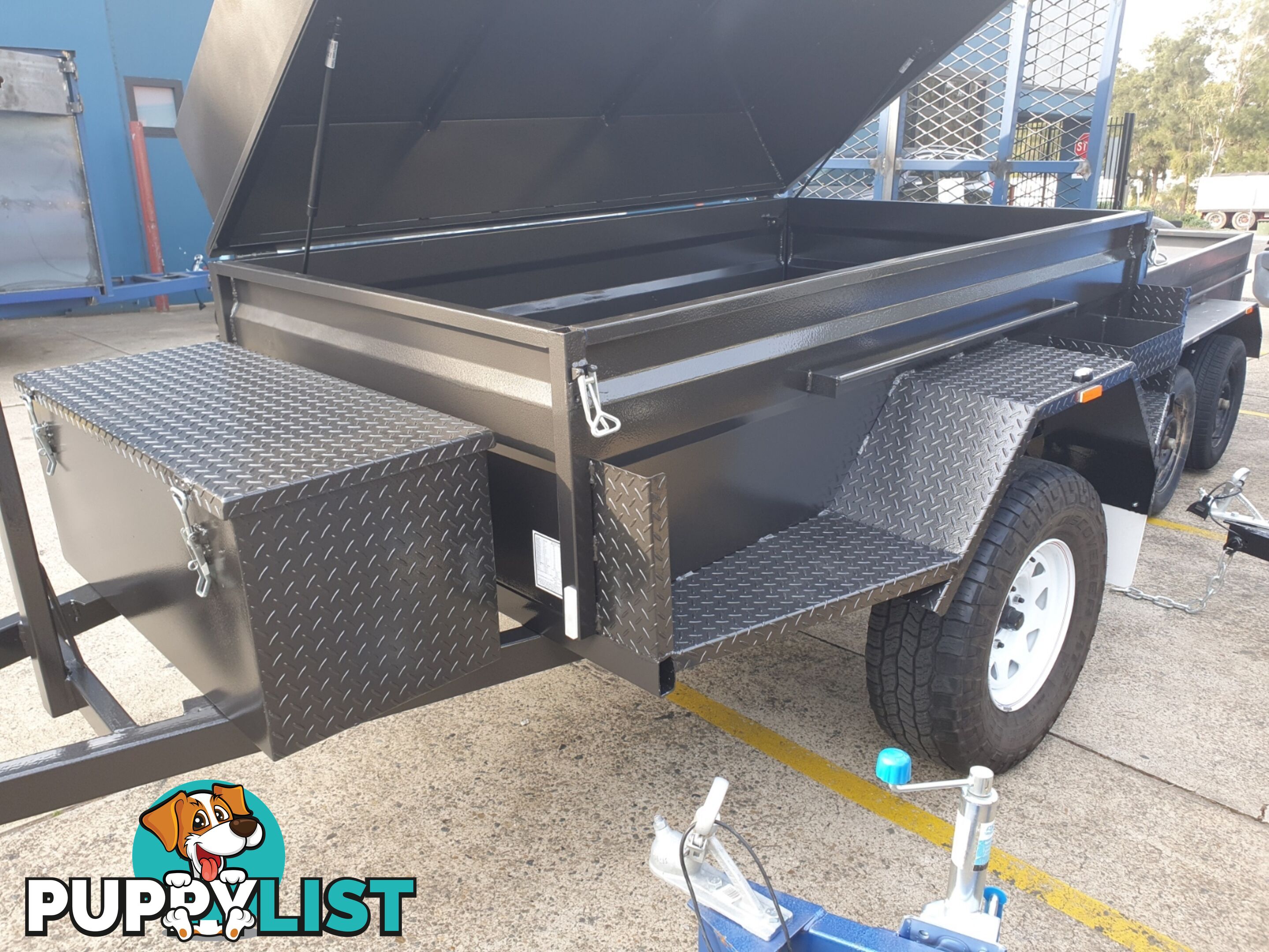 CUSTOM BOX TRAILERS