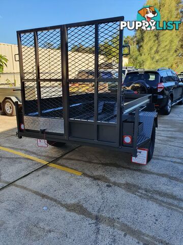 CUSTOM BOX TRAILERS