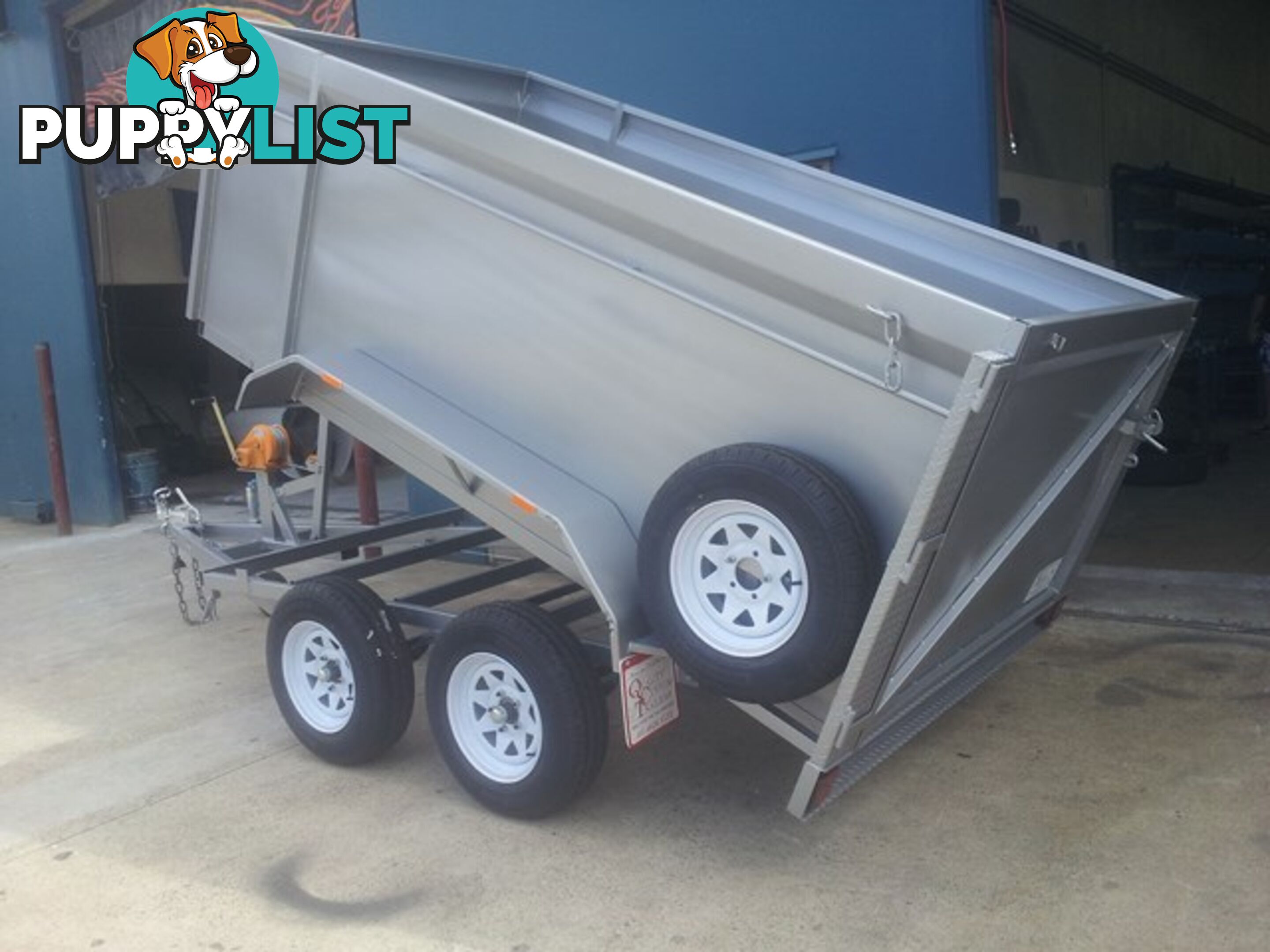 CUSTOM HYDRAULIC TIPPER TRAILERS