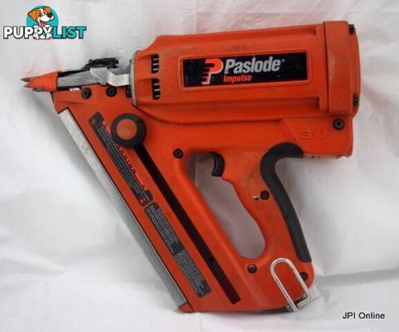 Paslode Impulse 30¡ Framing Nailer - in case