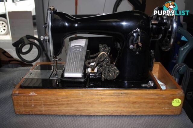 Warner Drayton Co. Vintage Sewing Machine