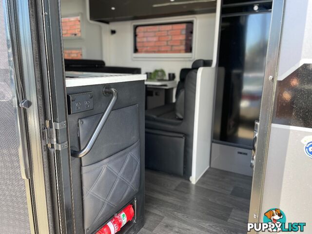 On The Move Caravans 19' Vortex Black Edition 2022