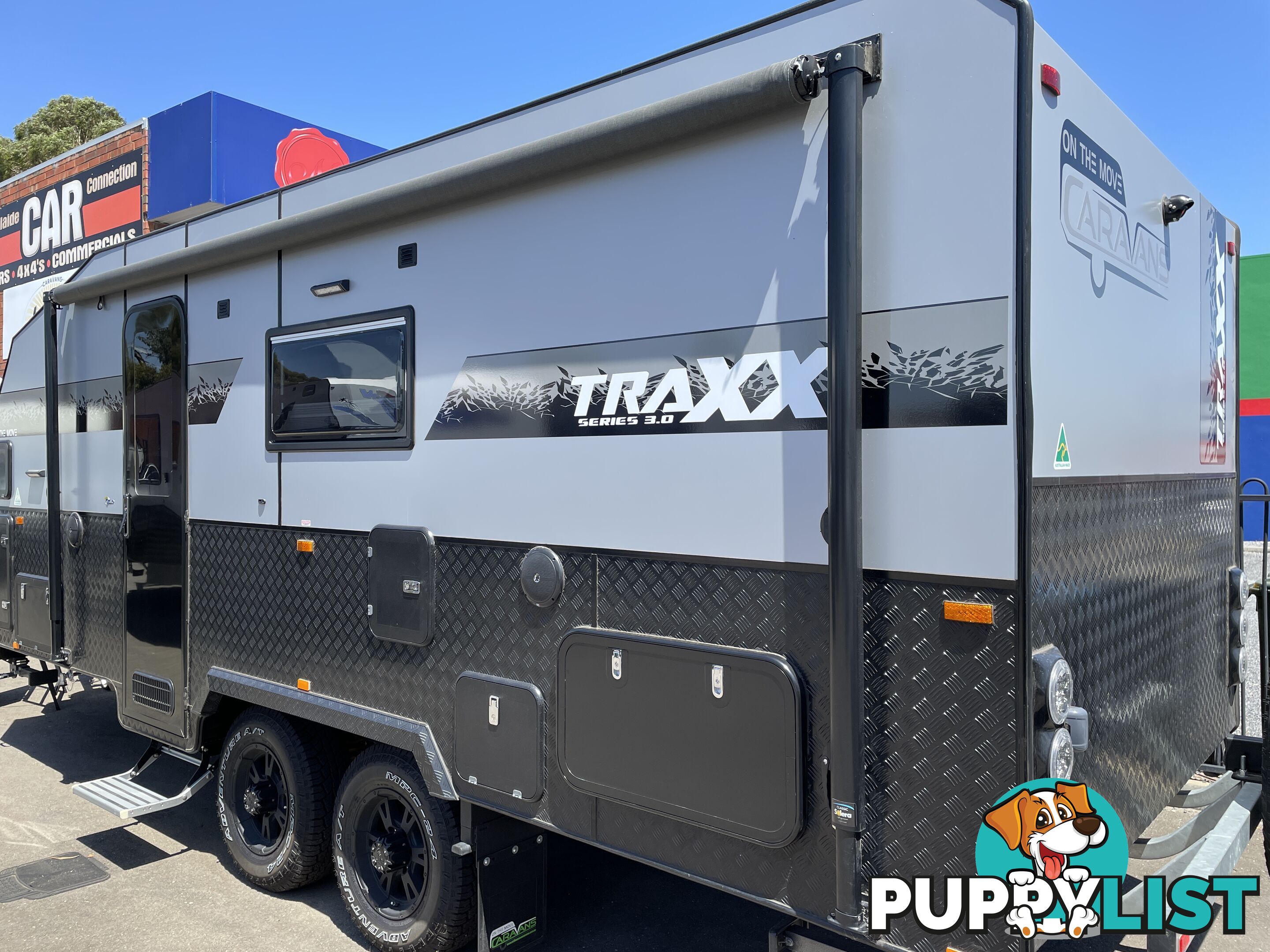 On The Move Caravans Traxx Series 3 Off Road Family Wide Bunk