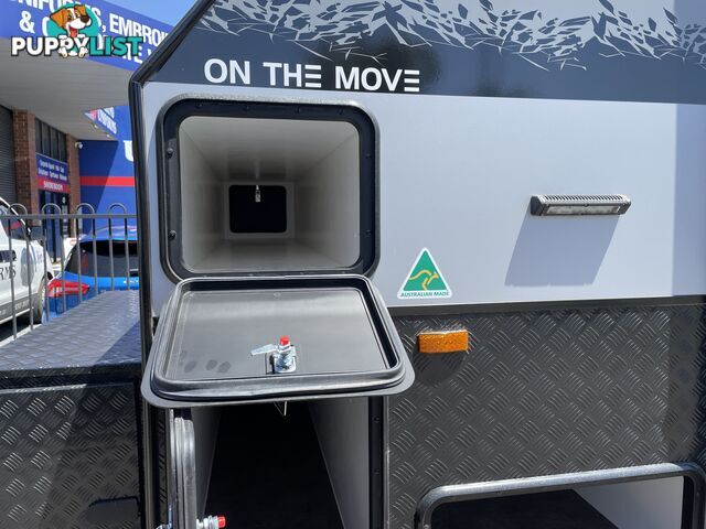 On The Move Caravans Traxx Series 3 Off Road Family Wide Bunk