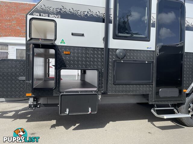 On The Move Caravans Traxx Series 3 17'6'' Centre Door