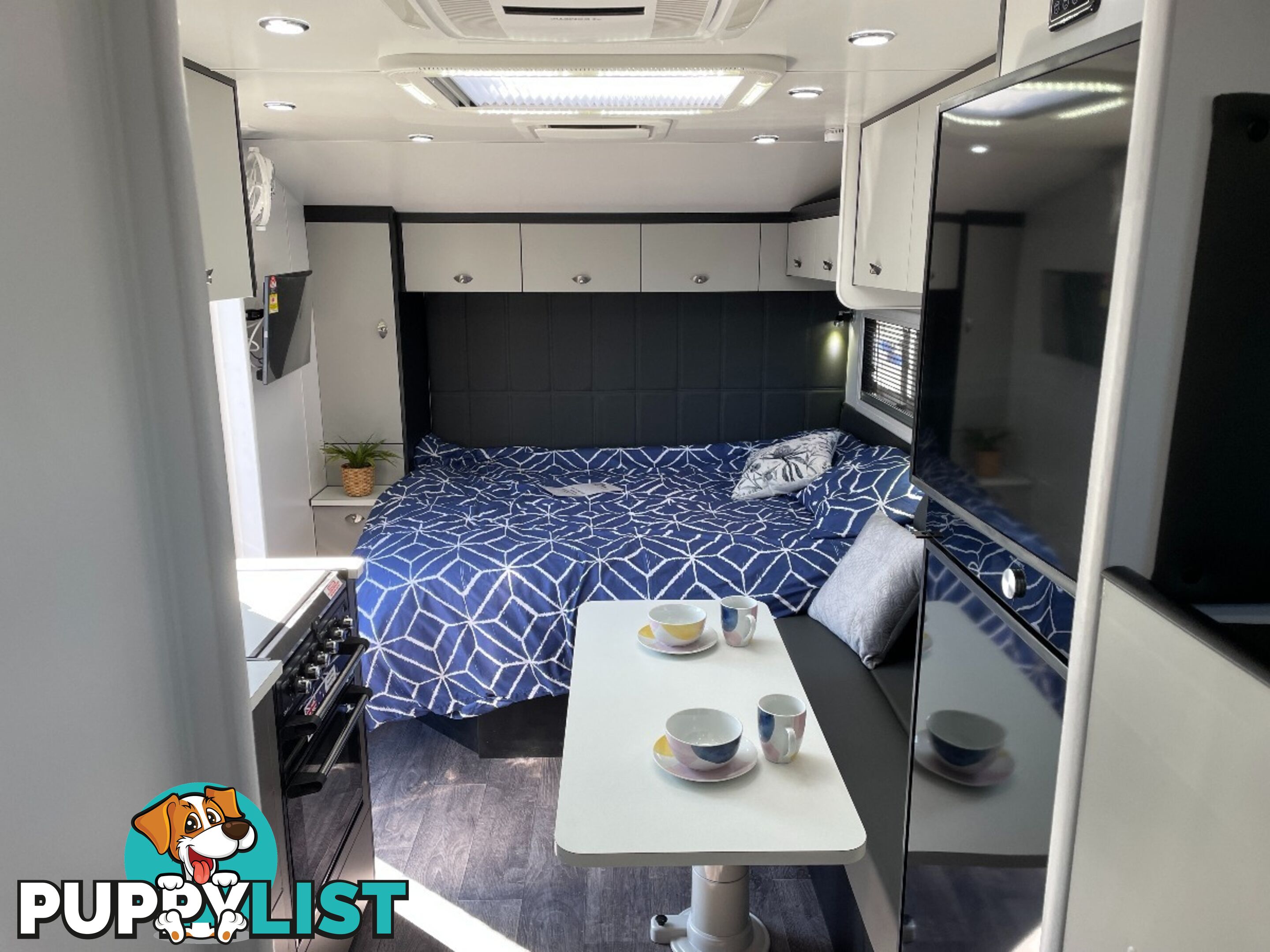 On The Move Caravans Traxx Series 3 Off Road Family Straight Bunk 19'