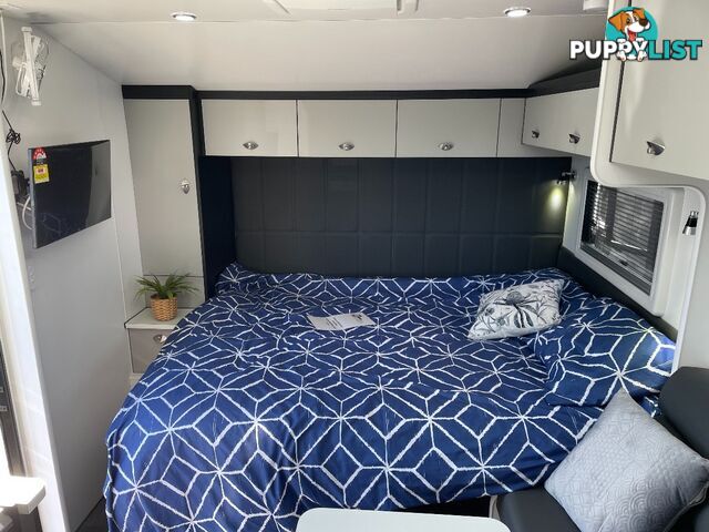 On The Move Caravans Traxx Series 3 Off Road Family Straight Bunk 19'