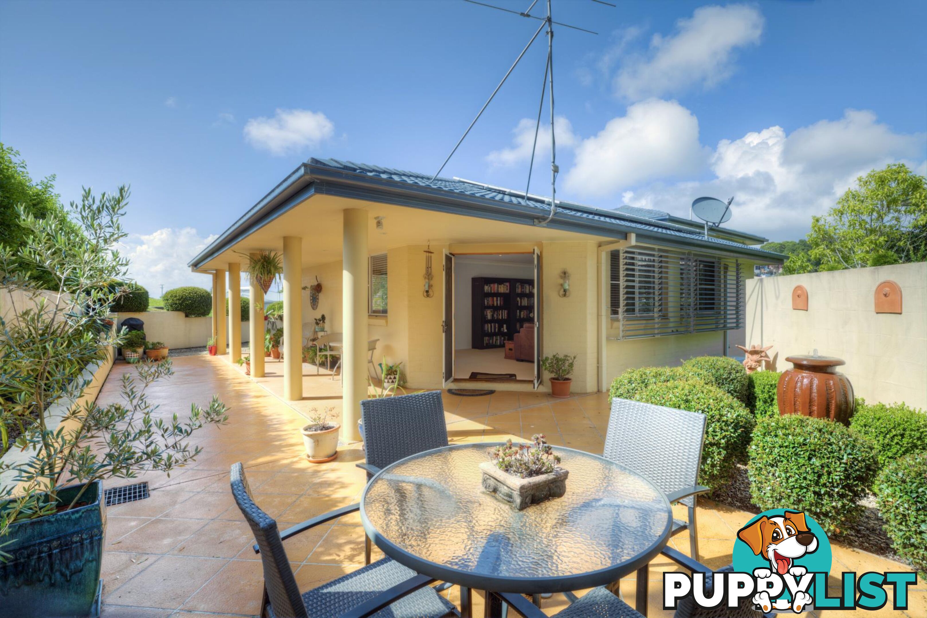 2 Coachwood Close NAMBUCCA HEADS NSW 2448