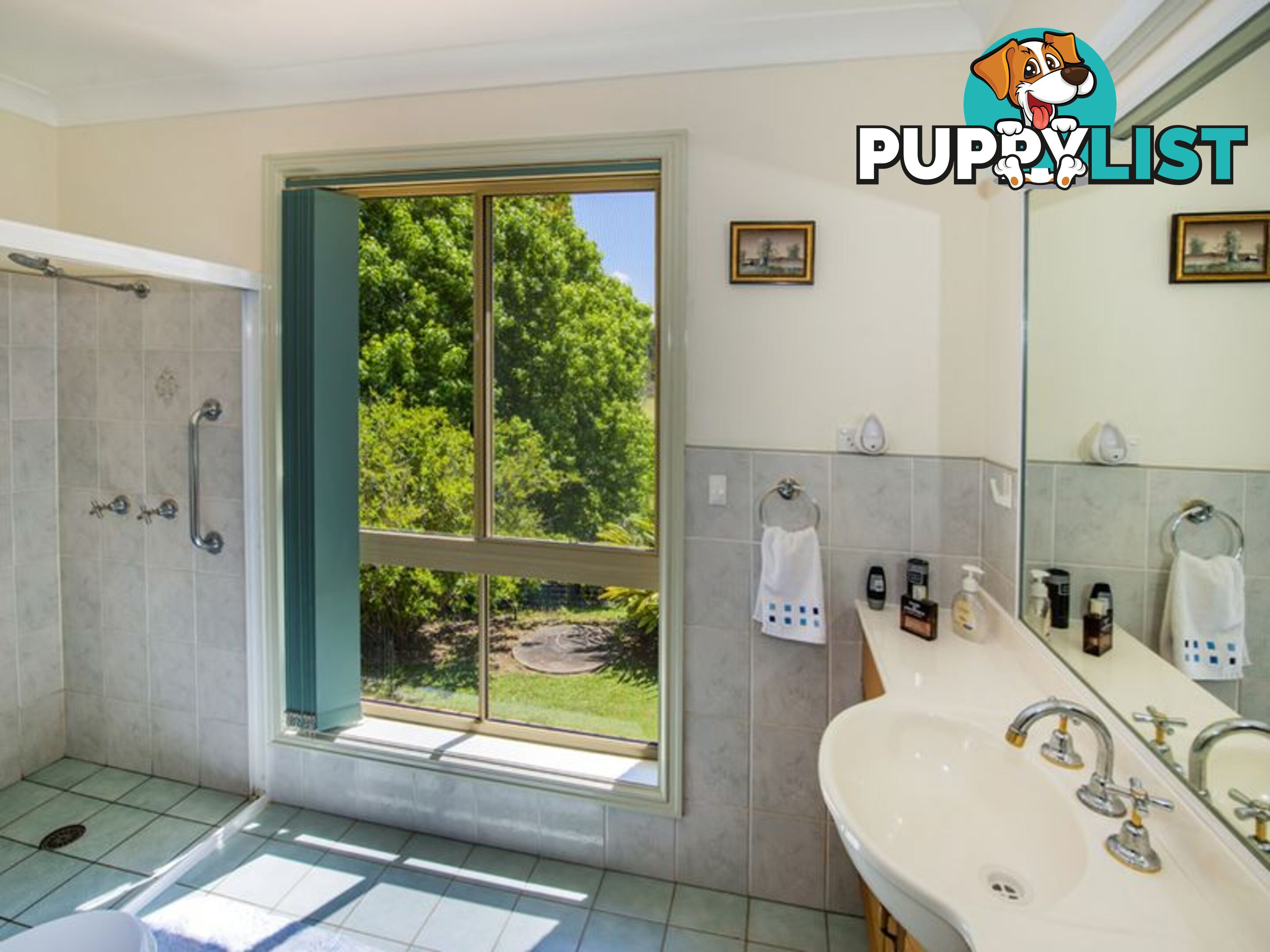 24 kimberley Grove NAMBUCCA HEADS NSW 2448