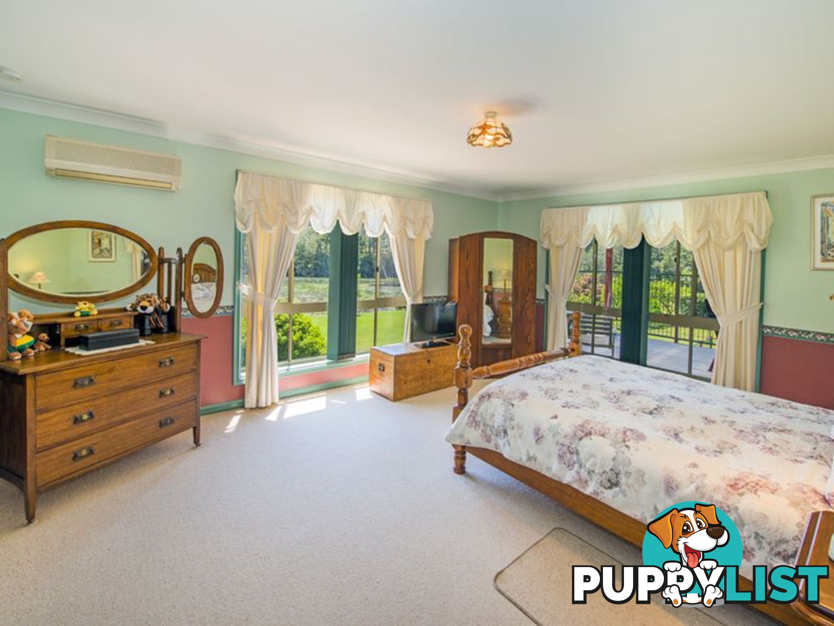 24 kimberley Grove NAMBUCCA HEADS NSW 2448