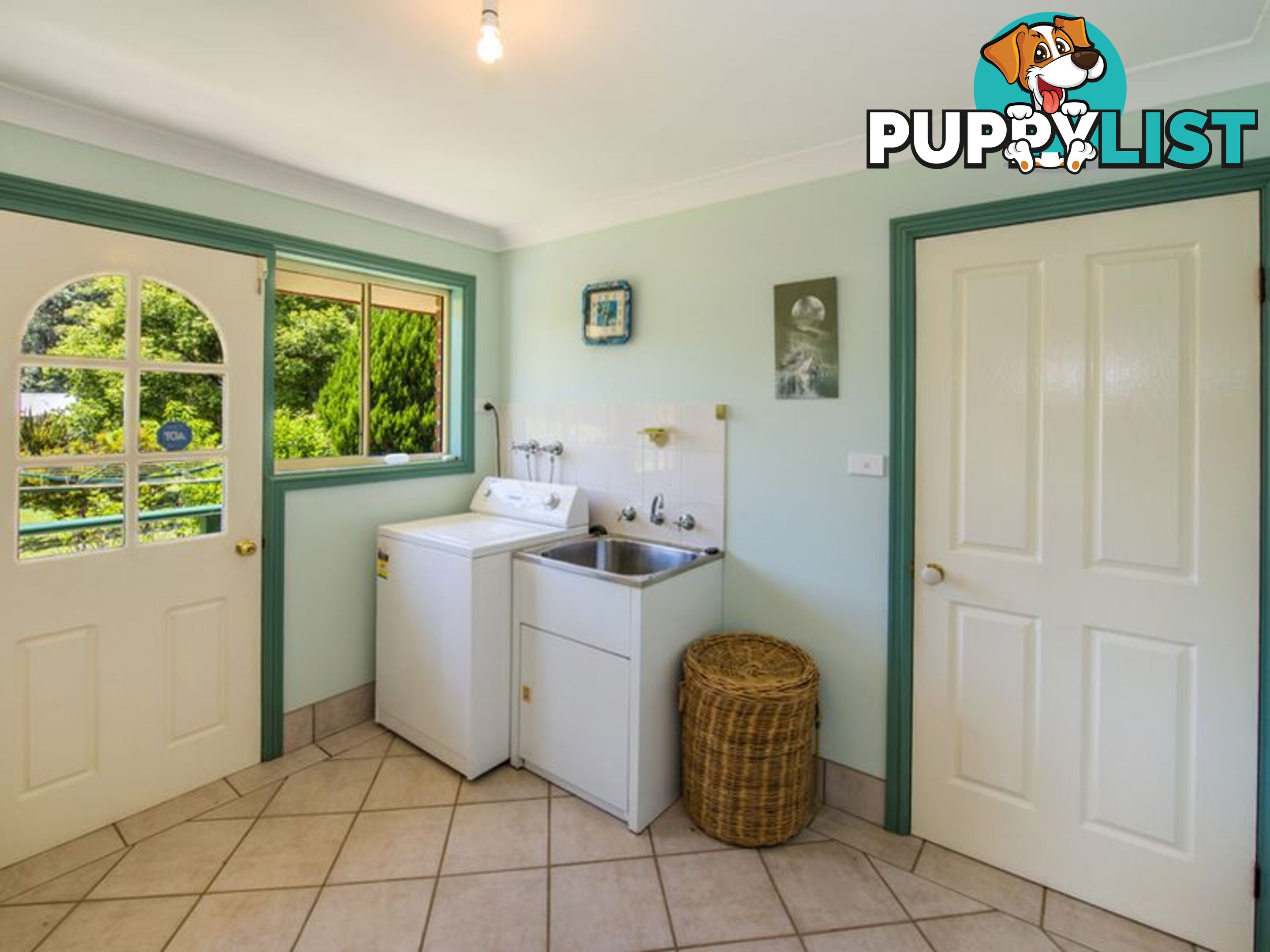 24 kimberley Grove NAMBUCCA HEADS NSW 2448