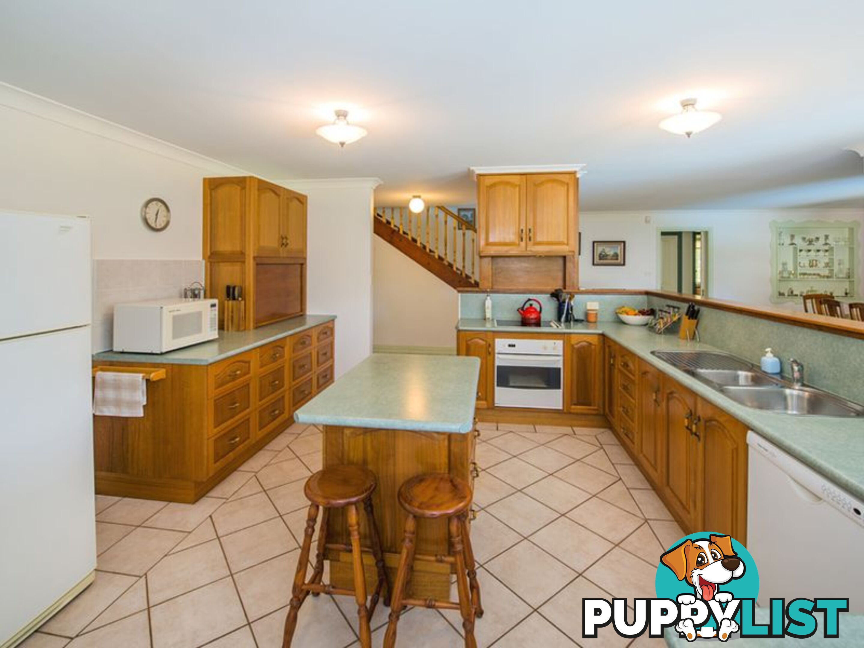 24 kimberley Grove NAMBUCCA HEADS NSW 2448