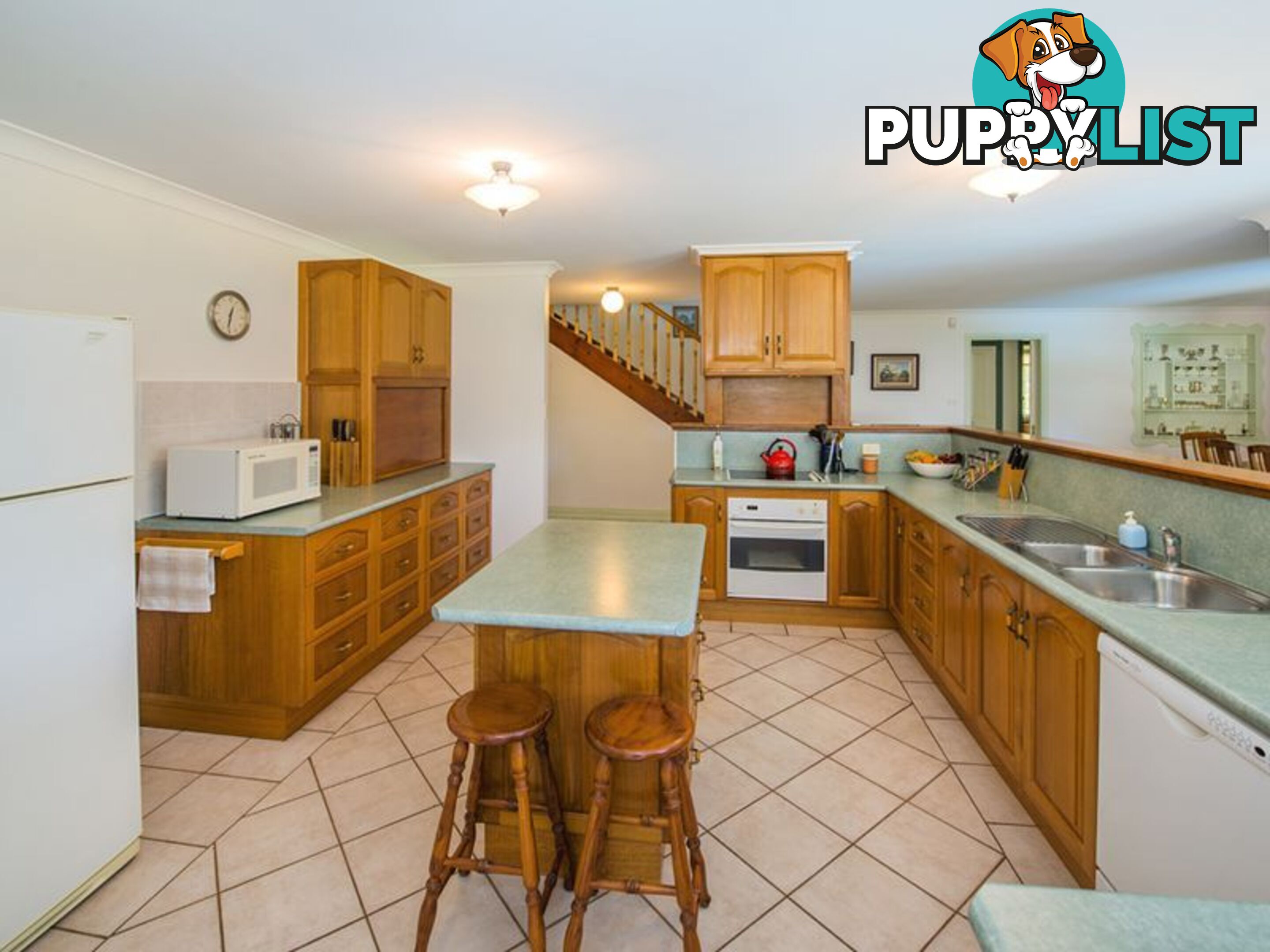 24 kimberley Grove NAMBUCCA HEADS NSW 2448