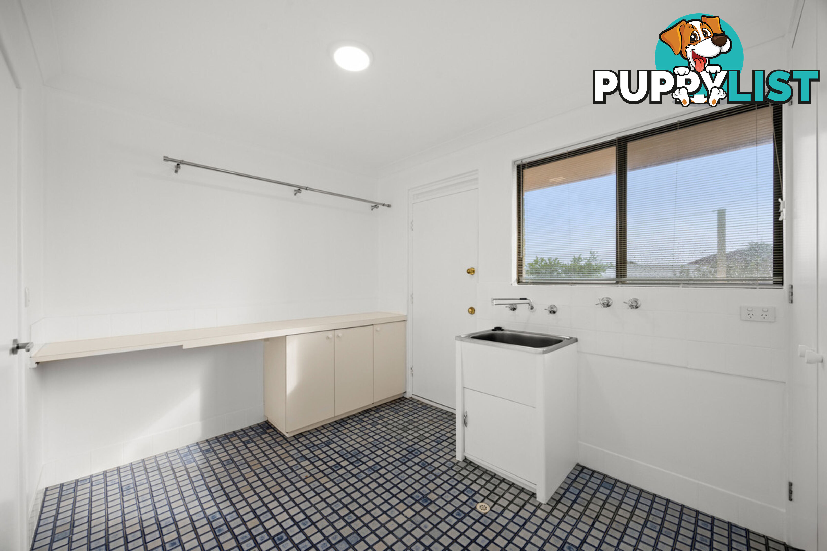 2 Cyprus Gardens HALLS HEAD WA 6210