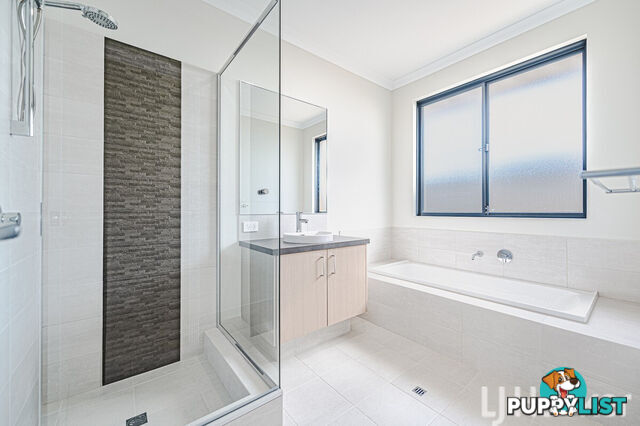 20 Lauderdale Road MADORA BAY WA 6210