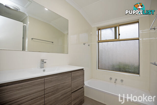 35 Casuarina Drive HALLS HEAD WA 6210