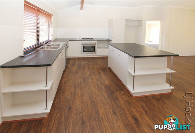 16 Eliza Pass MADORA BAY WA 6210