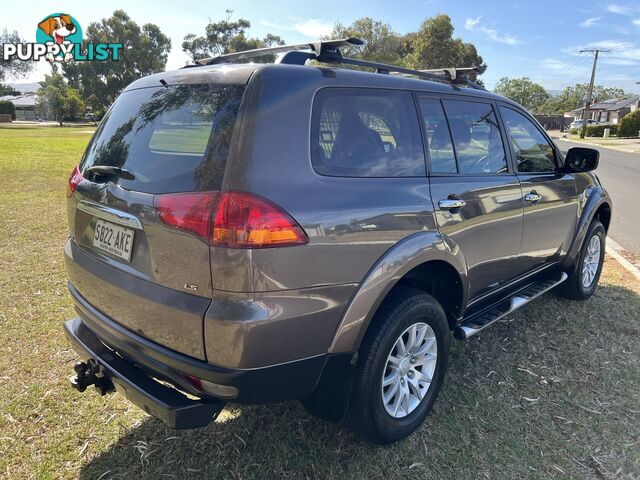 2011 MITSUBISHI CHALLENGER LS (5 SEAT) (4X4) PB MY11 WAGON