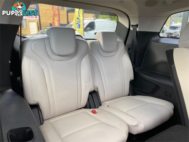 2023 MAHINDRA XUV700  AX7L WAGON