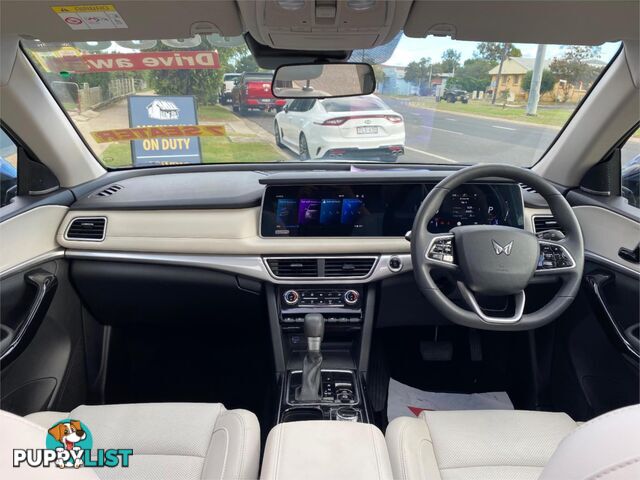 2023 MAHINDRA XUV700  AX7L WAGON