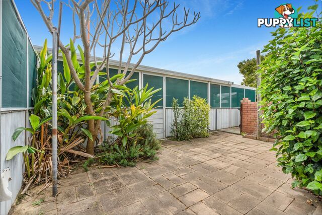 66 Hilton Crescent MADDINGTON WA 6109