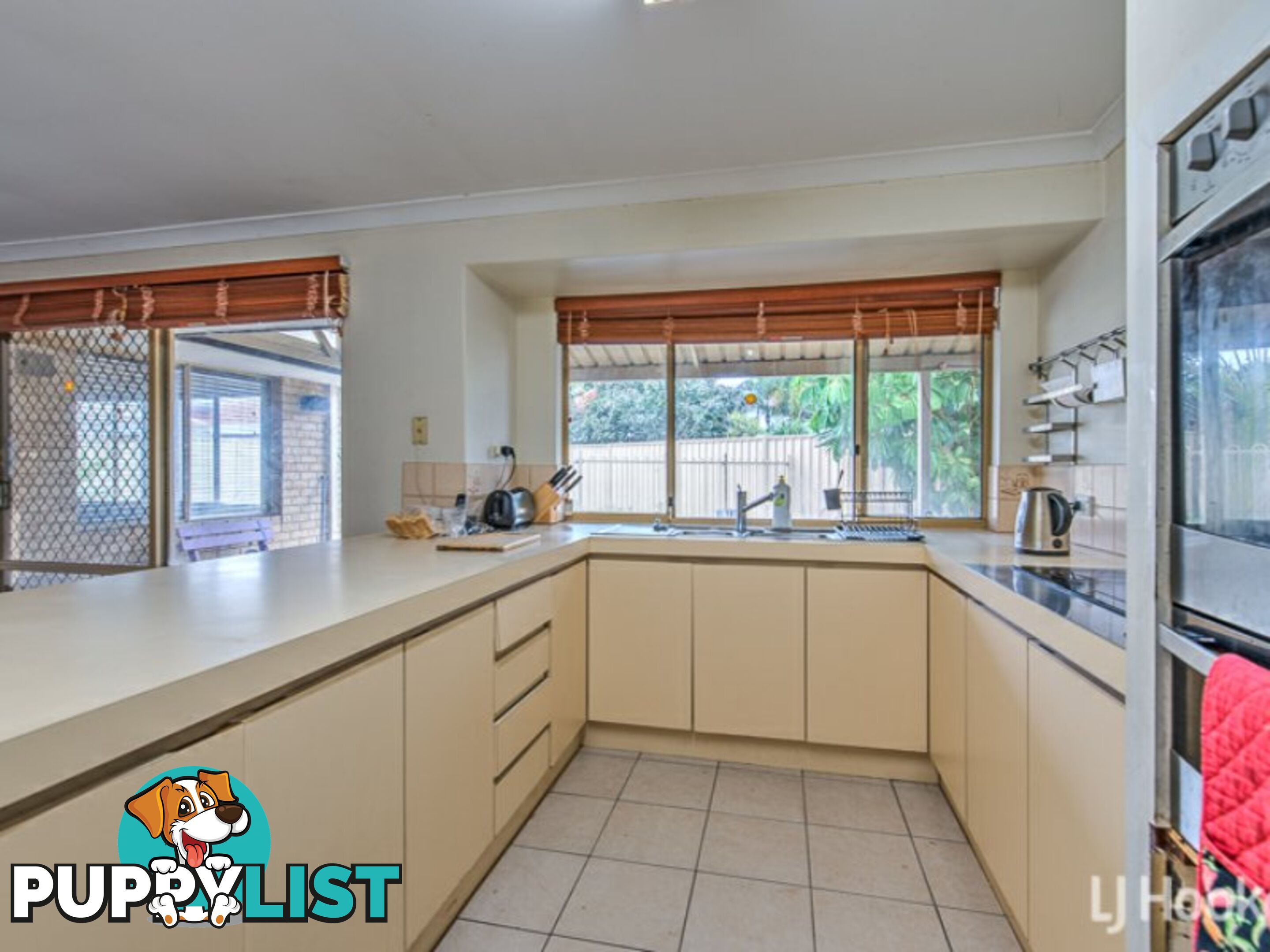 14 Dampier Court THORNLIE WA 6108