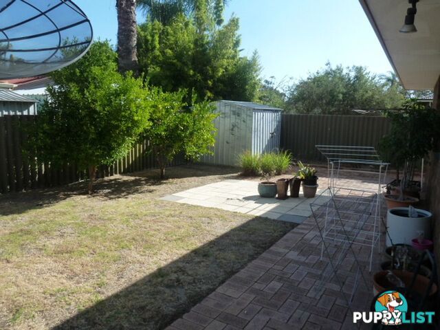 15 Ilford Place THORNLIE WA 6108