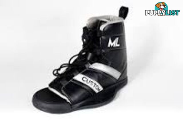 ML 138 DRIVE WAKEBOARD & ML CUSTOM BOOTS - ML WATERSPORTS WB1701