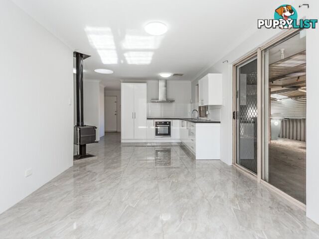 18 Navel Close SEVILLE GROVE WA 6112