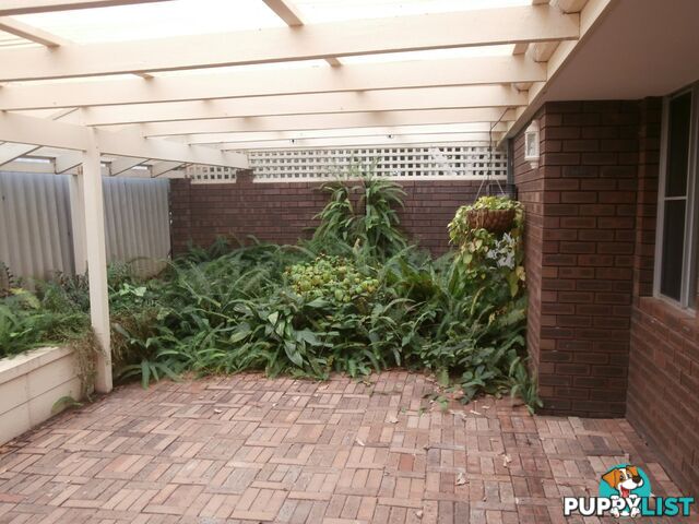 4 Westminster Court ARMADALE WA 6112