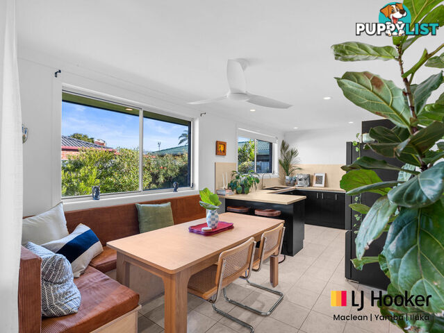 8B Parkview Crescent YAMBA NSW 2464