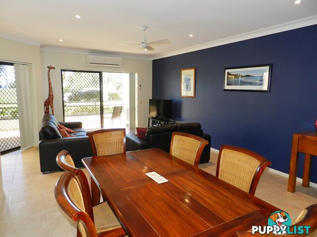 Unit 25/20 Pacific Parade YAMBA NSW 2464