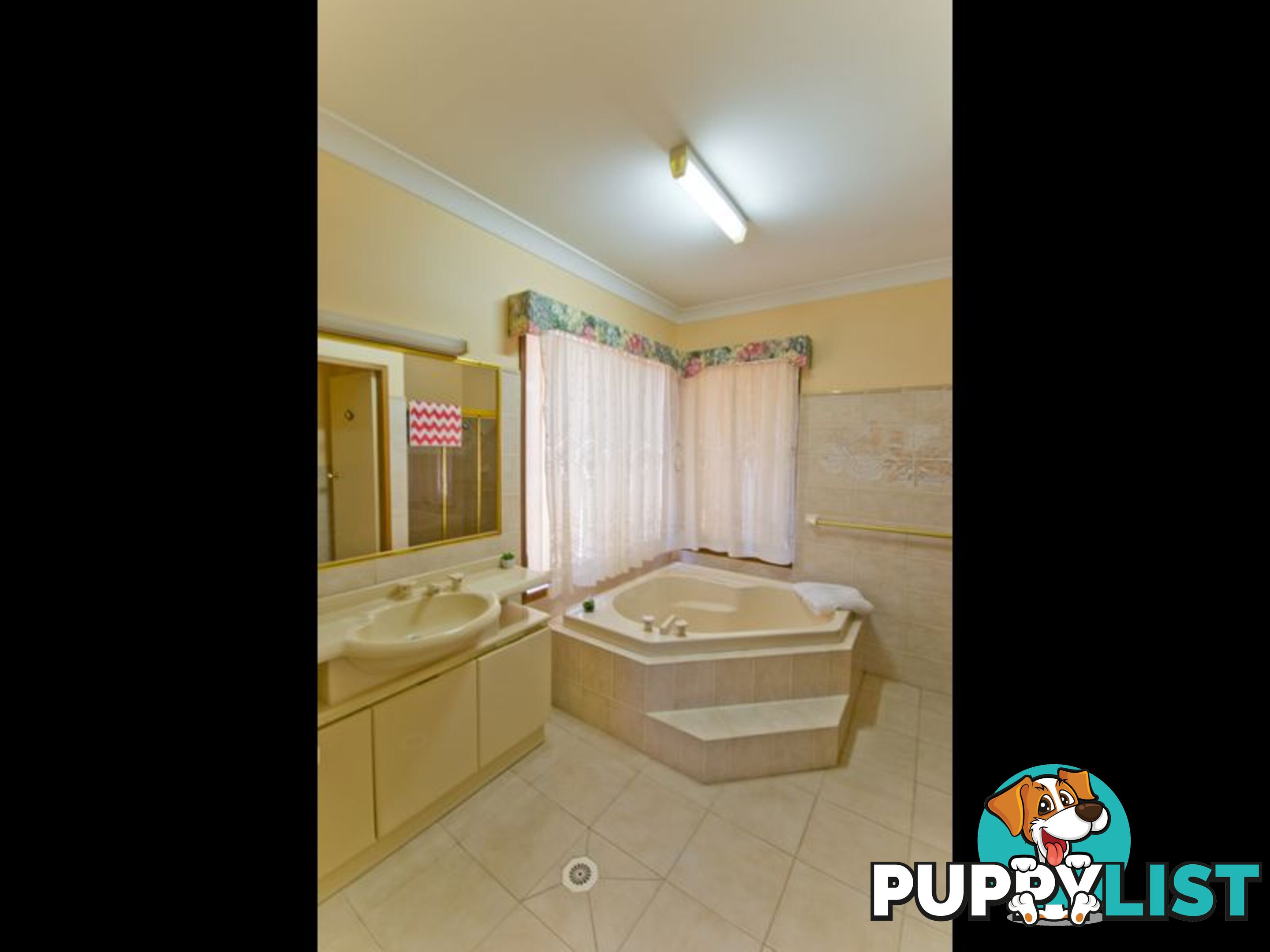 Pelican Shores/13 Binnacle Court YAMBA NSW 2464