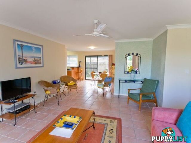 Sirocco 2/17 Beachside Way YAMBA NSW 2464