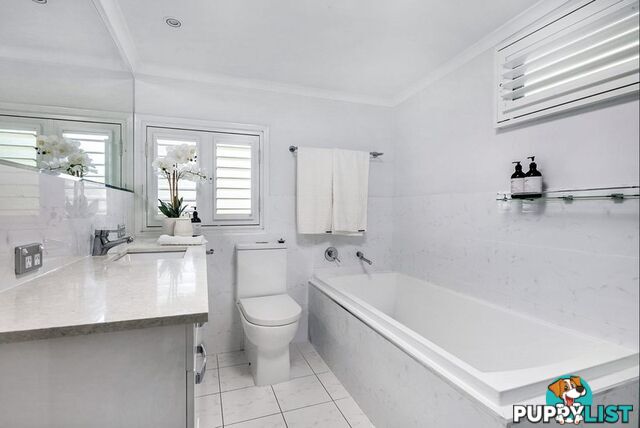 16 Henry Street GREENSLOPES QLD 4120