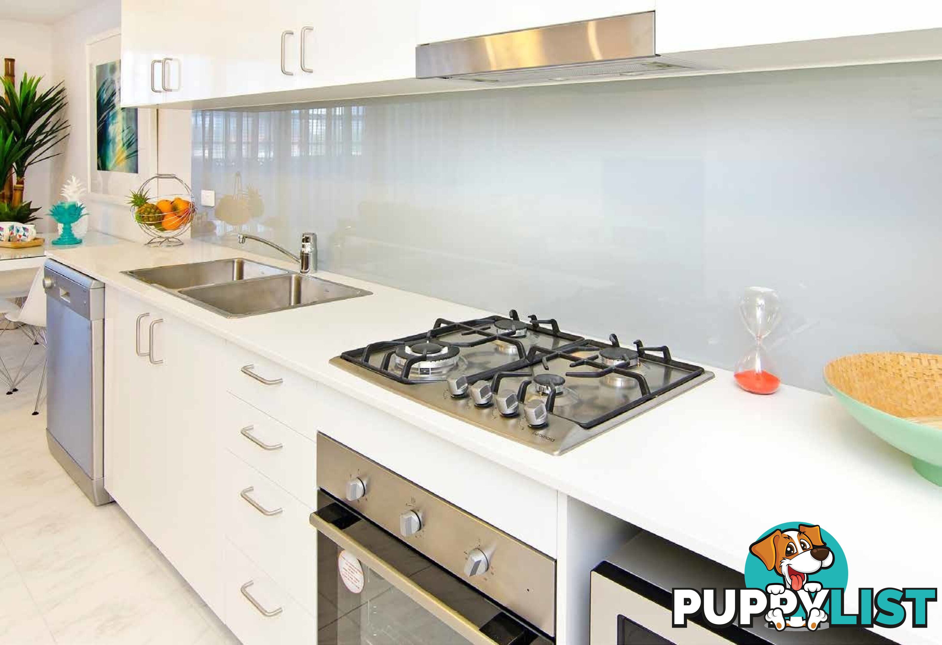 17 BATH STREET LABRADOR LABRADOR QLD 4215